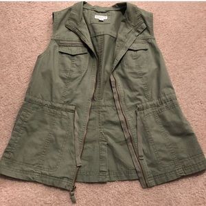 MERONA. Green utility vest. Size M. $10